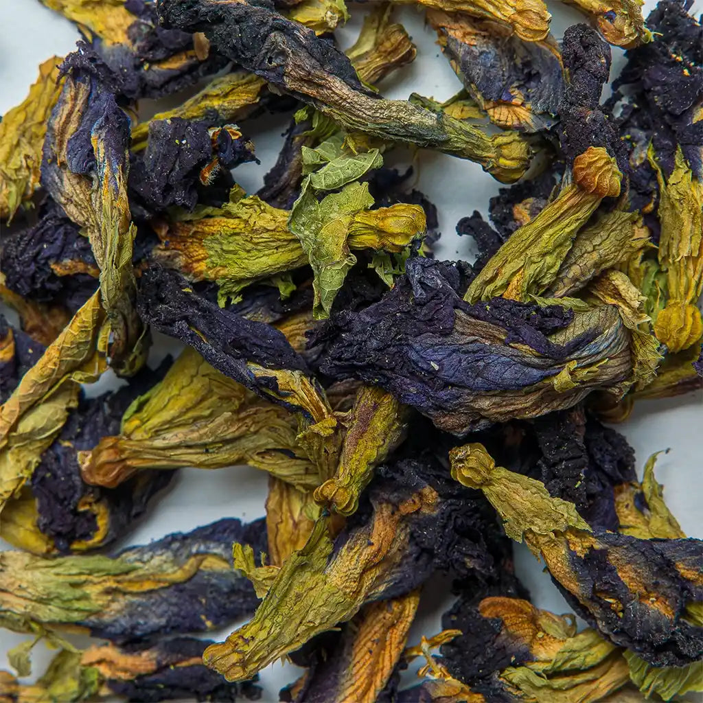 Анчан синій чай 50г — натуральний тайський напій із квітів Clitoria ternatea, корисний та ароматний. Замовити онлайн.