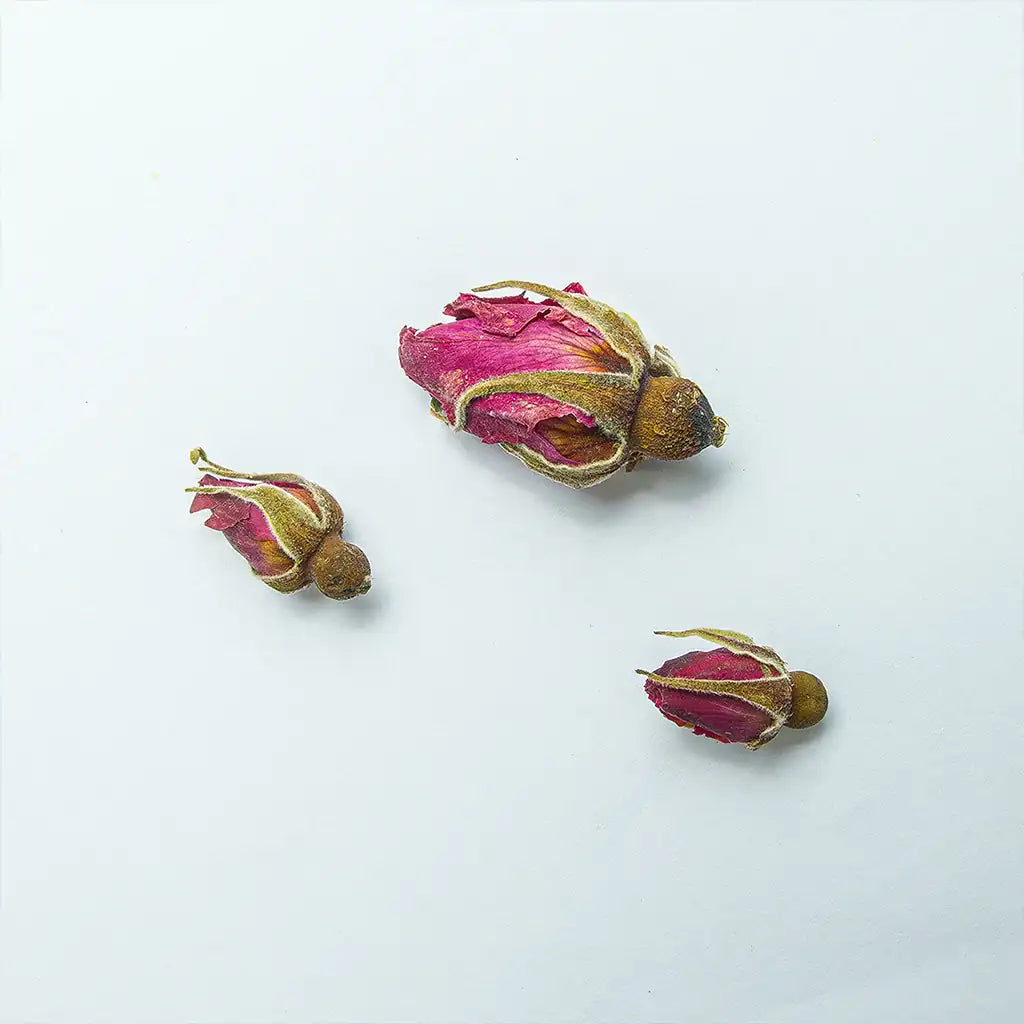 Мей Гуй — чайна троянда з Юньнаню, зібрана вручну. Купити ароматний чай для релаксу та гармонії.