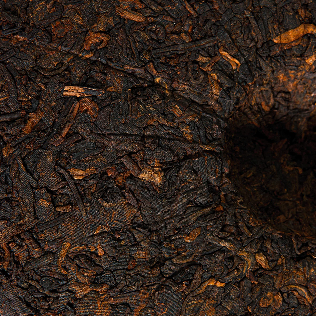 Насичений Шу Пуер Лао Дунхай - відкрийте для себе нові смаки чаю. Придбайте у нашому інтернет-магазині та насолоджуйтесь якістю.