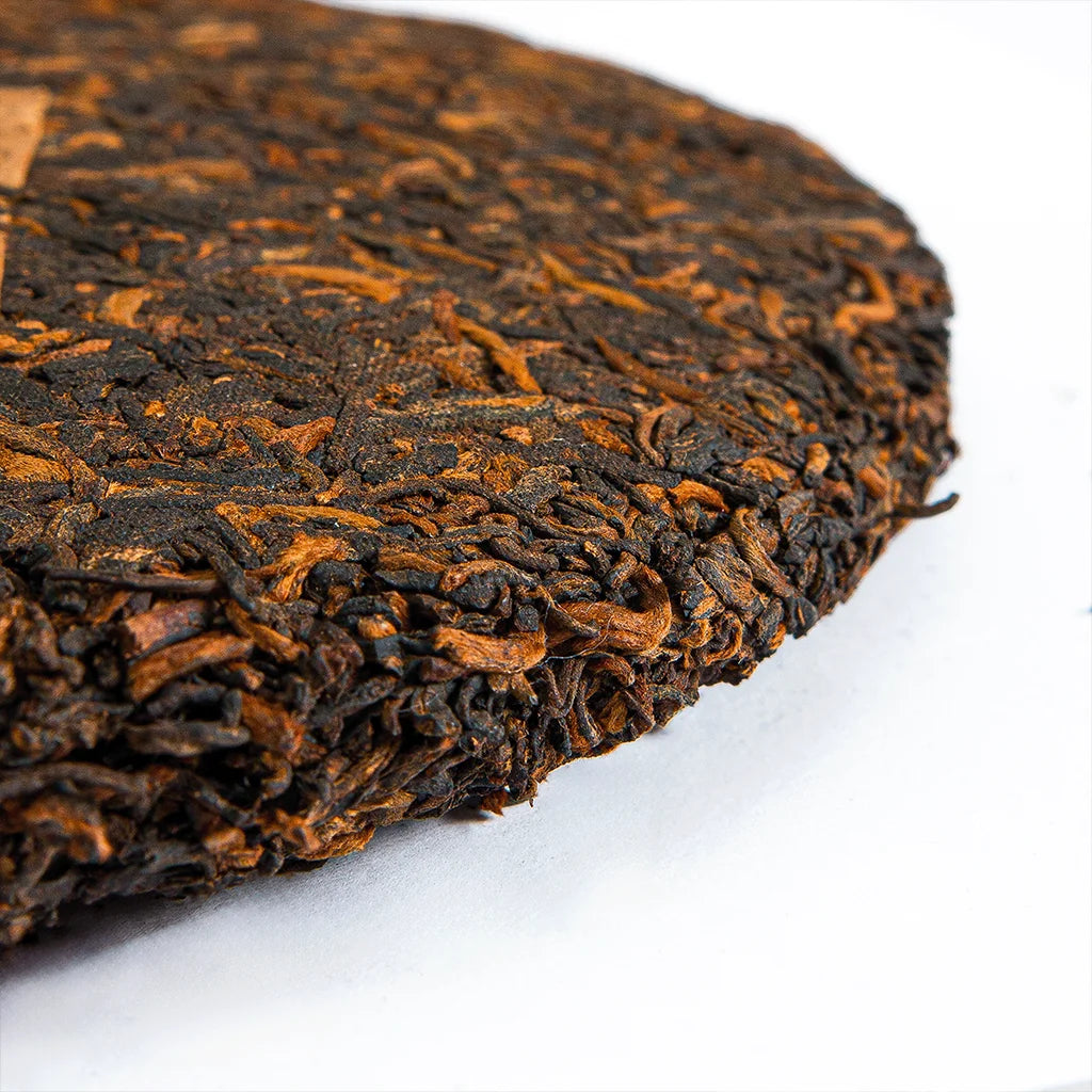 Різні види Шу Пуер Золотий Бутон - оберіть свій улюблений смак та замовте прямо зараз на нашому сайті.