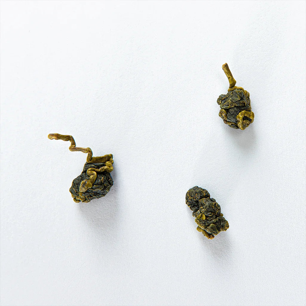 Справжній Молочний Улун - елітний чай, що дарує насолоду кожним ковтком. Додайте до свого кошика та насолоджуйтеся моментами релаксації.