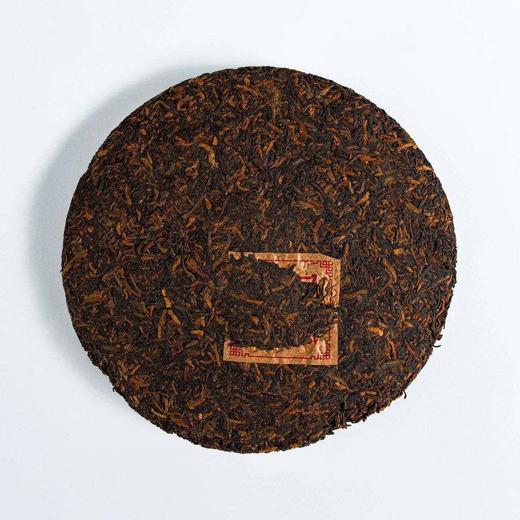 Високоякісний Шу Пуер Золотий Бутон - насичений смак та аромат, ідеальний для справжніх поціновувачів чаю. Замовте зараз